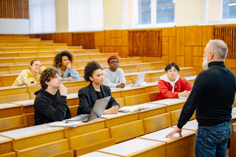 Releer la Escuela de Salamanca: por qué debe estar en los planes de estudio actuales